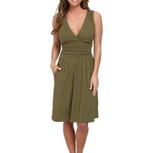 The North Face Heartwood Dress in Olive Green Size L